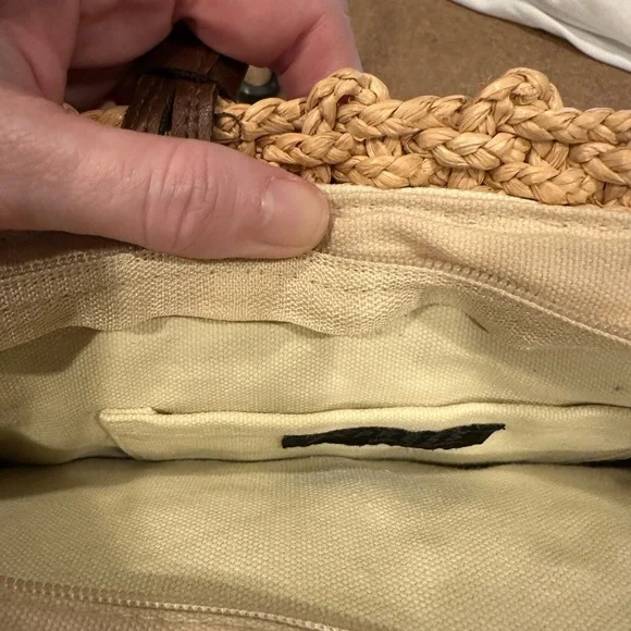 Stylish Tan Woven Tote Bag - Picture 5 of 7